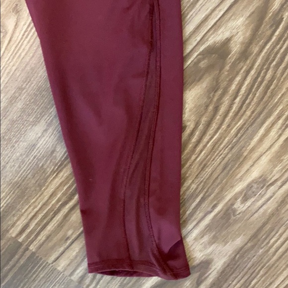 Lululemon Wunder Under Crop 17” Cassis Size 6 - Picture 2 of 6
